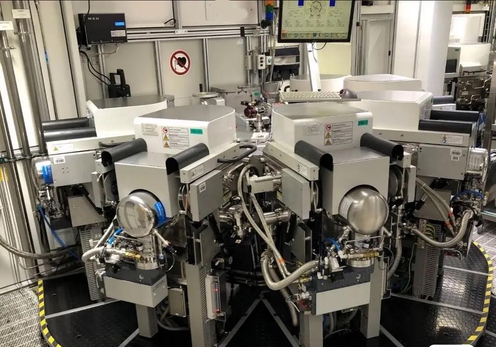 智鑫航滚轮导轨:突破磁控溅射设备镀膜沉积难题的创新解决方案 智鑫航滚轮导轨:突破磁控溅射设备镀膜沉积难题的创新解决方案